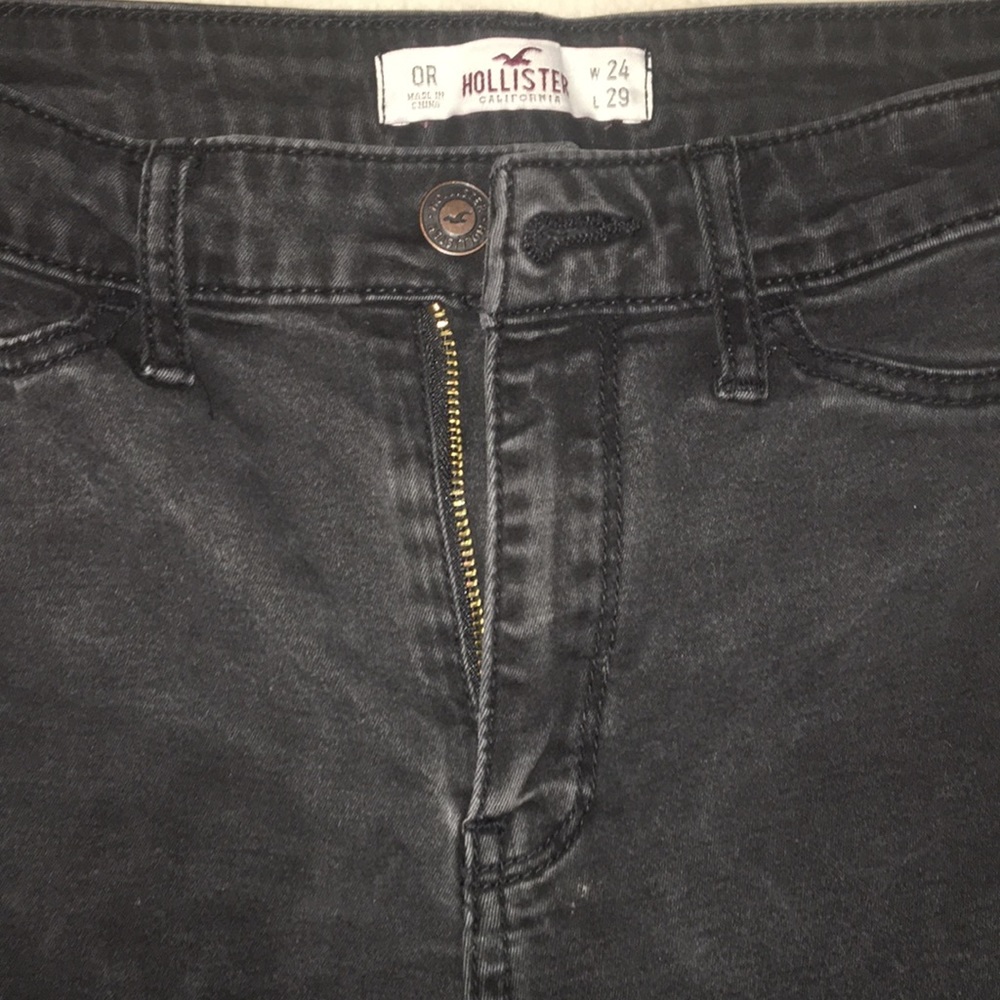 Black High Waisted Hollister Skinny Jeans!